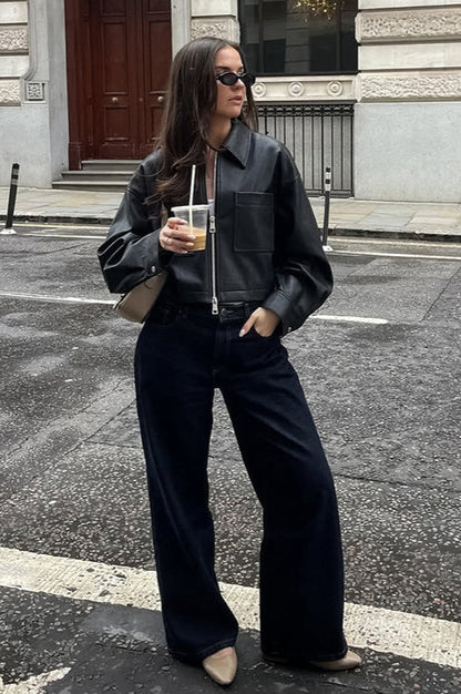 Effortlessly Elegant Jacket with a Timeless Design