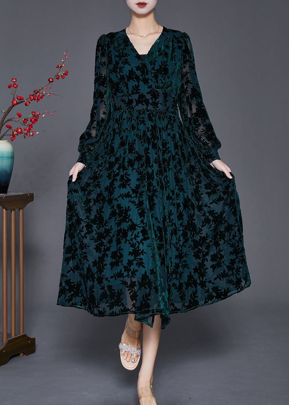 Classic Vintage Dress with a Flattering Fit