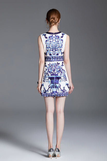 Classic Vintage Dress with a Flattering Fit