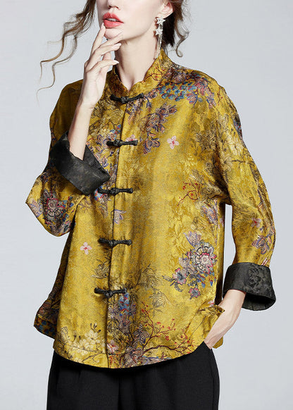 A Vintage Style Coat with Delicate Timeless Details