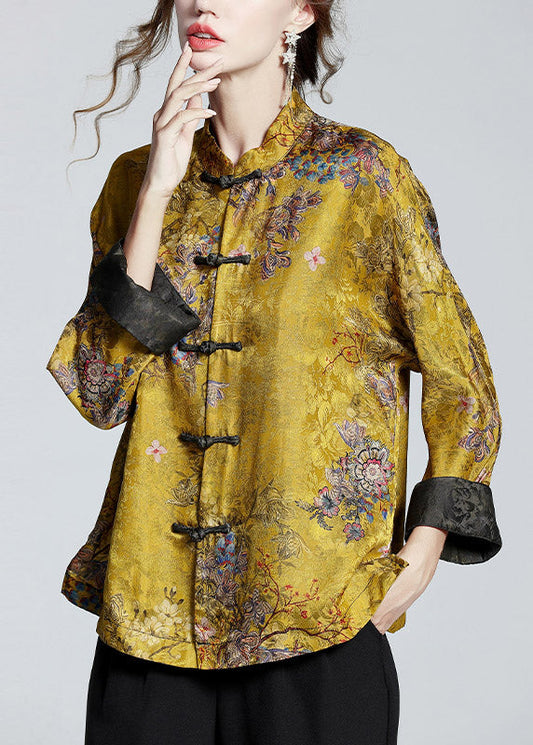 A Vintage Style Coat with Delicate Timeless Details