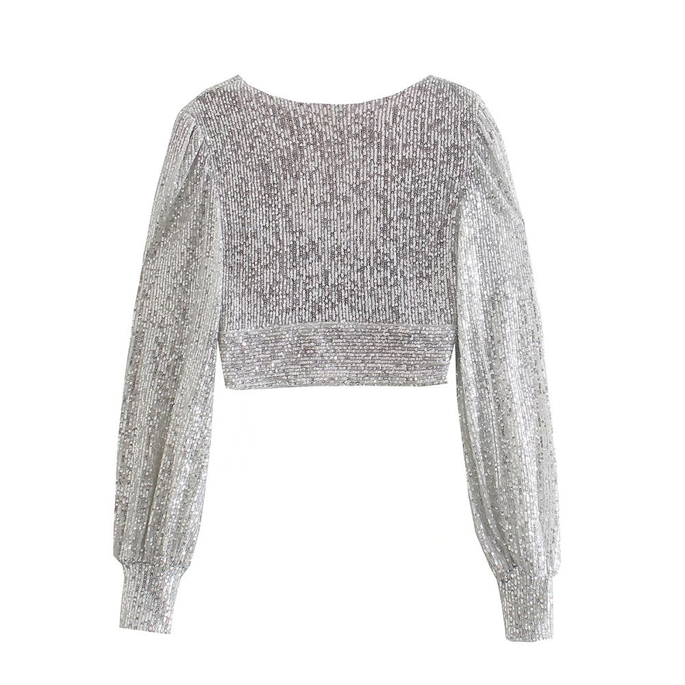 Well Tailored Top with a Graceful Silhouette