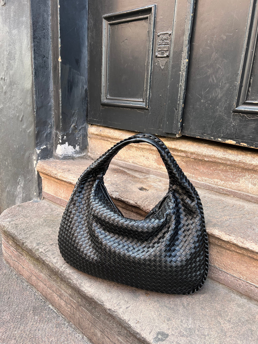 Classic Vintage Bag with a Flattering Fit