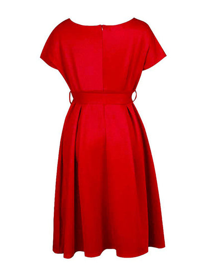 Well Tailored Dress with a Graceful Silhouette