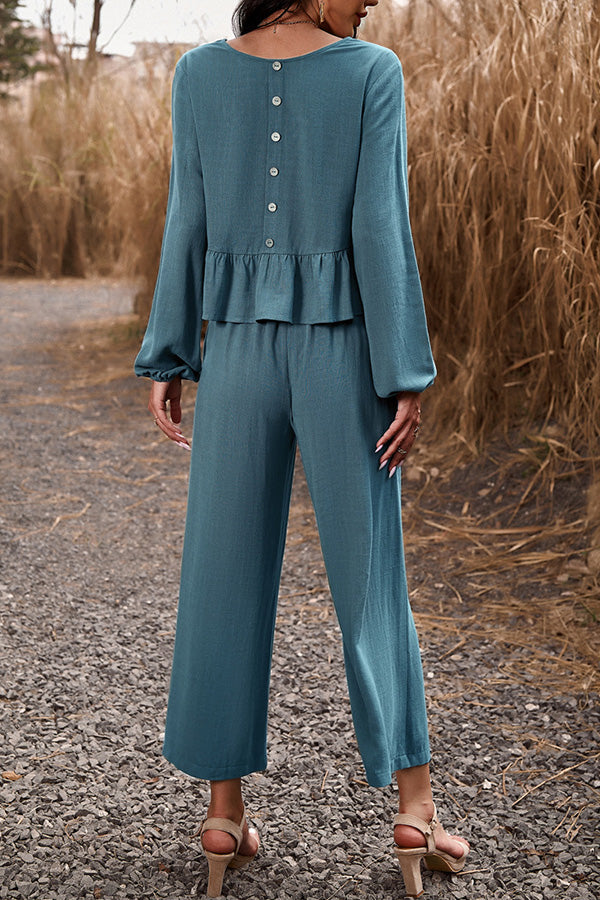 Well Tailored Trousers with a Graceful Silhouette