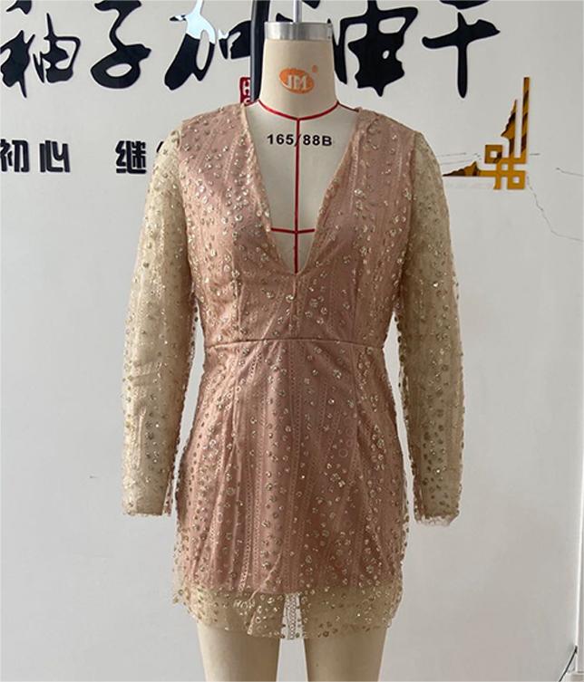Well Tailored Dress with a Graceful Silhouette
