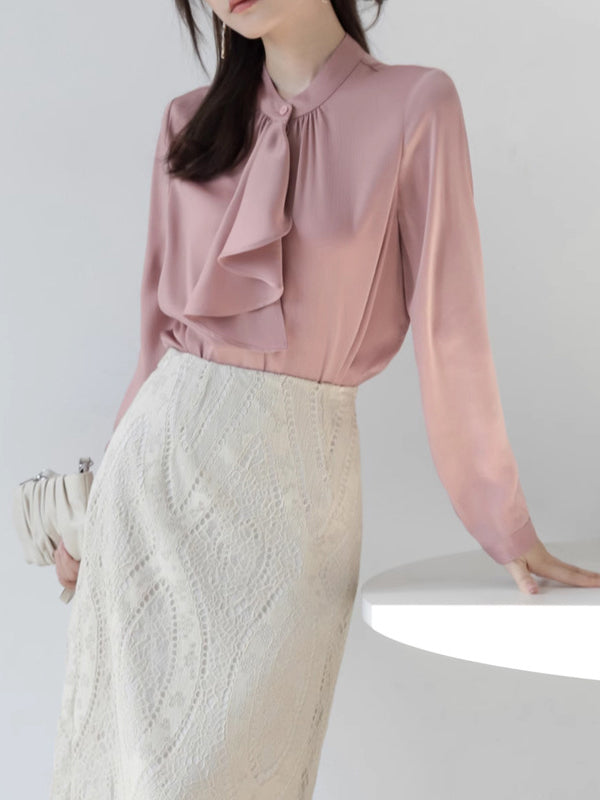 Well Tailored Blouse with a Graceful Silhouette