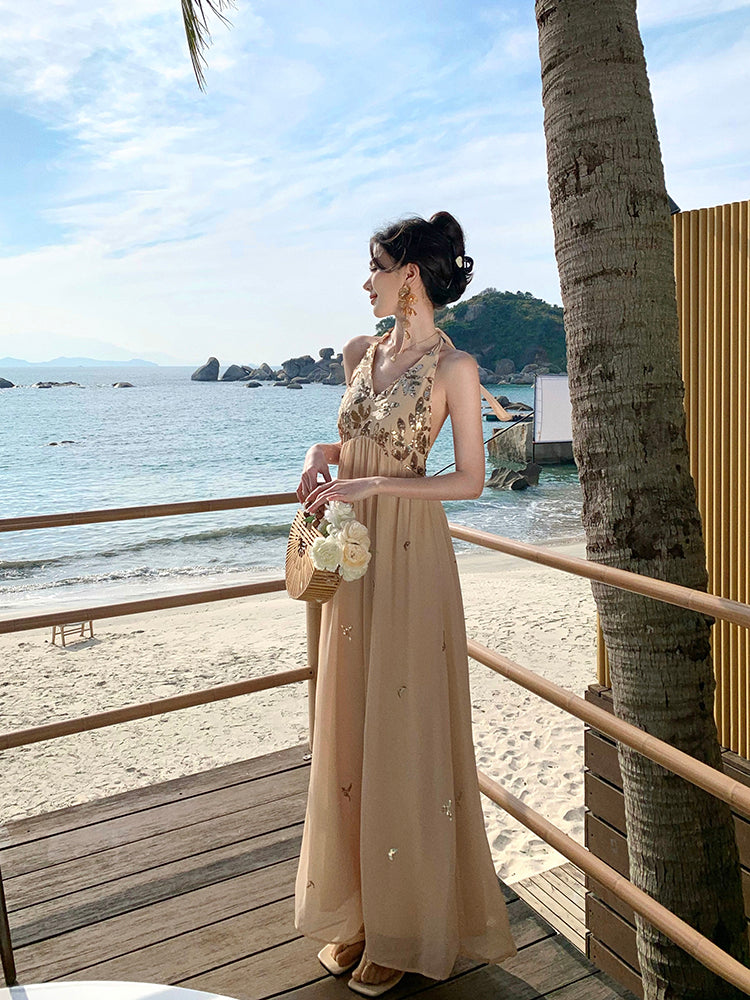 Beautifully Finished Dress in a Timeless Design