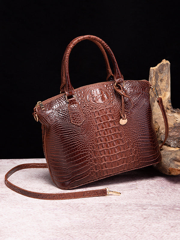 Gracefully Styled Bag for Any Occasion