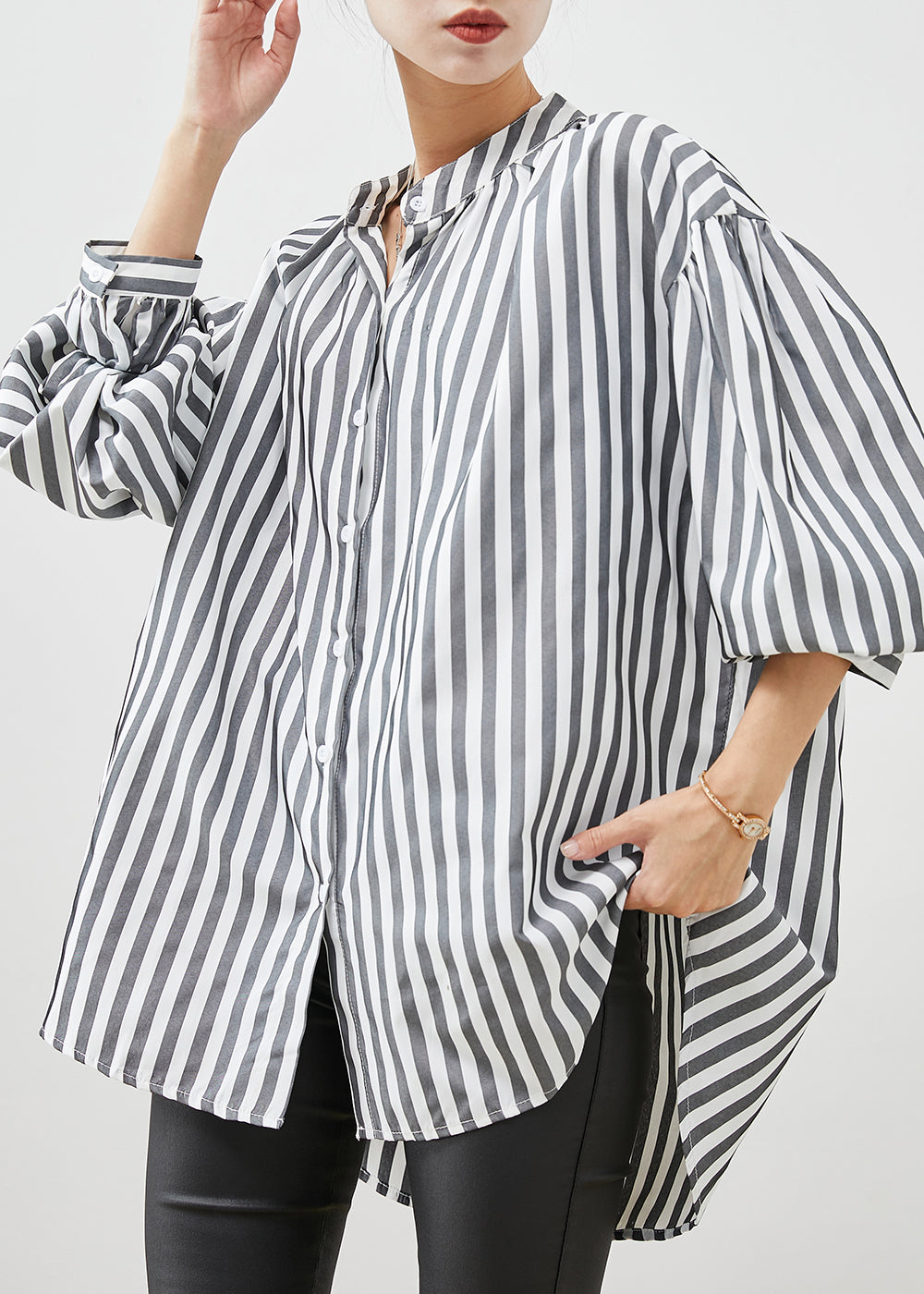 Effortlessly Elegant Blouse with a Timeless Design