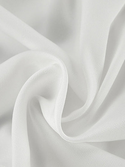 Well Tailored Blouse with a Graceful Silhouette