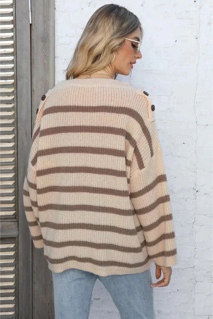 Well Tailored Sweater with a Graceful Silhouette