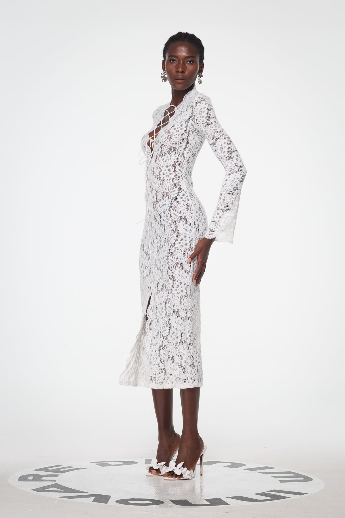 Well Tailored Dress with a Graceful Silhouette