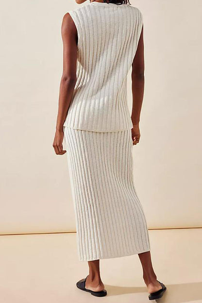 Effortlessly Elegant Garment with a Timeless Design