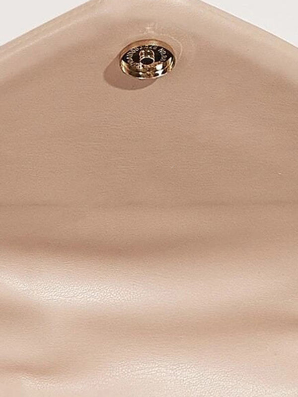 Beautifully Crafted Bag in a Classic Style