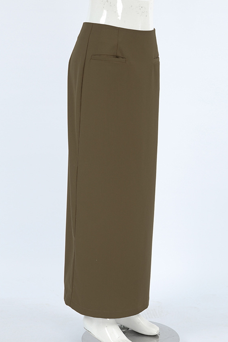 Well Tailored Garment with a Graceful Silhouette