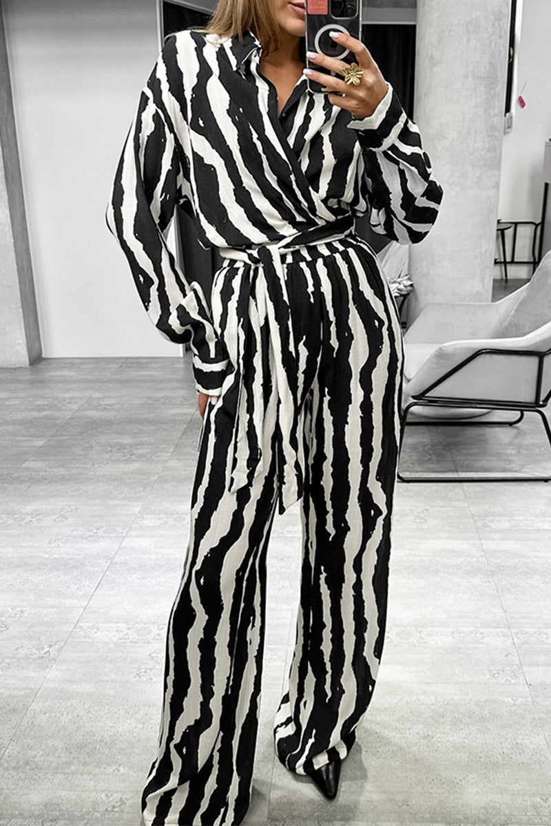 Effortlessly Elegant Garment with a Timeless Design