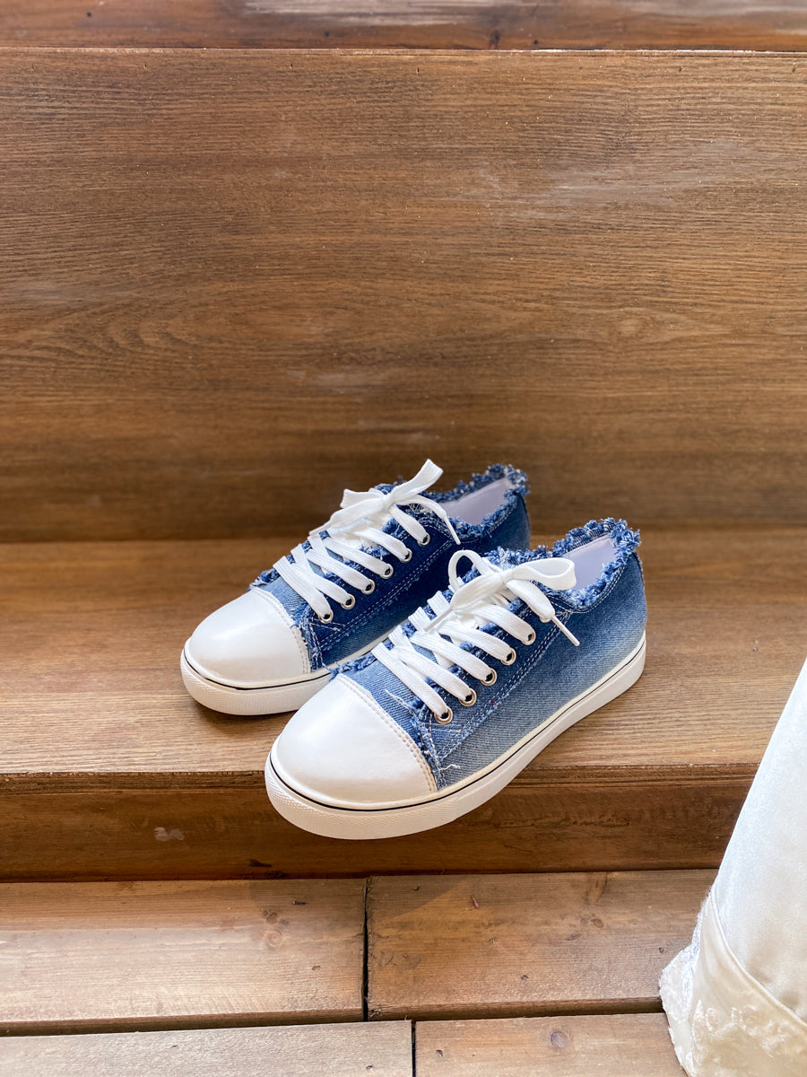 Elegantly Styled Sneakers for Everyday Wear