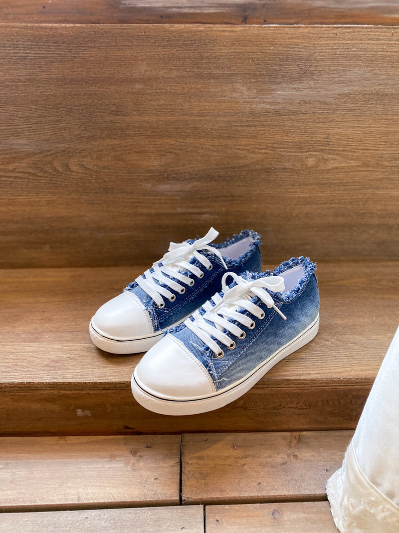 Elegantly Styled Sneakers for Everyday Wear