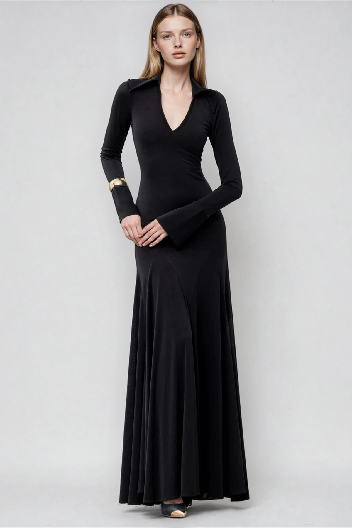 Well Tailored Dress with a Graceful Silhouette