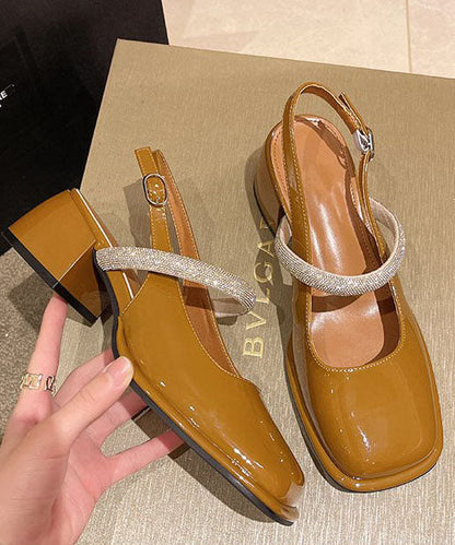 Well Tailored Sandals with a Graceful Silhouette