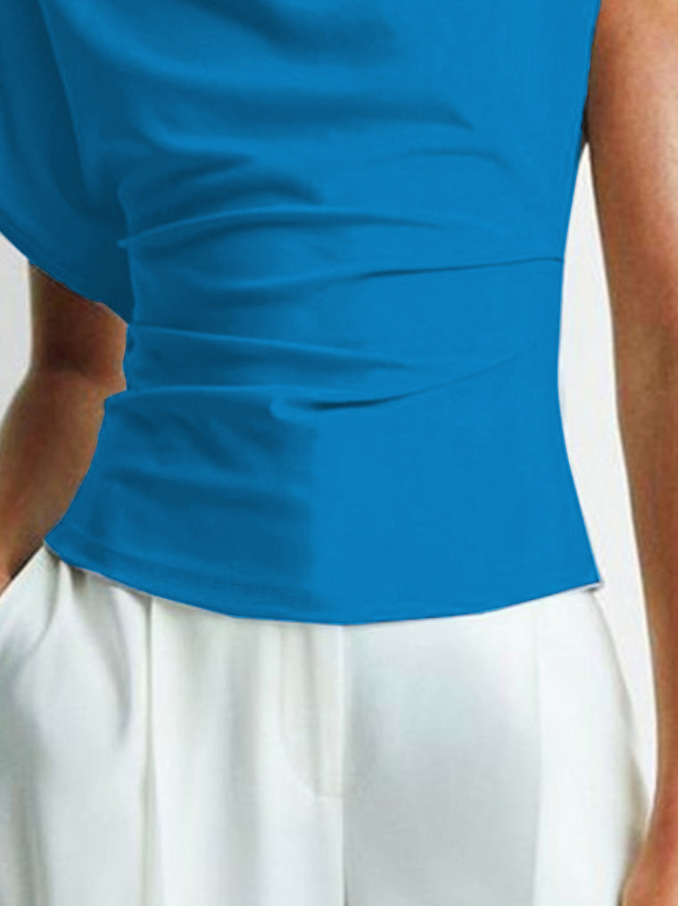 Well Tailored Top with a Graceful Silhouette