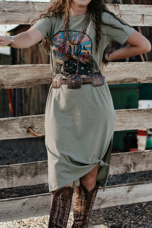 Classic Vintage Dress with a Flattering Fit