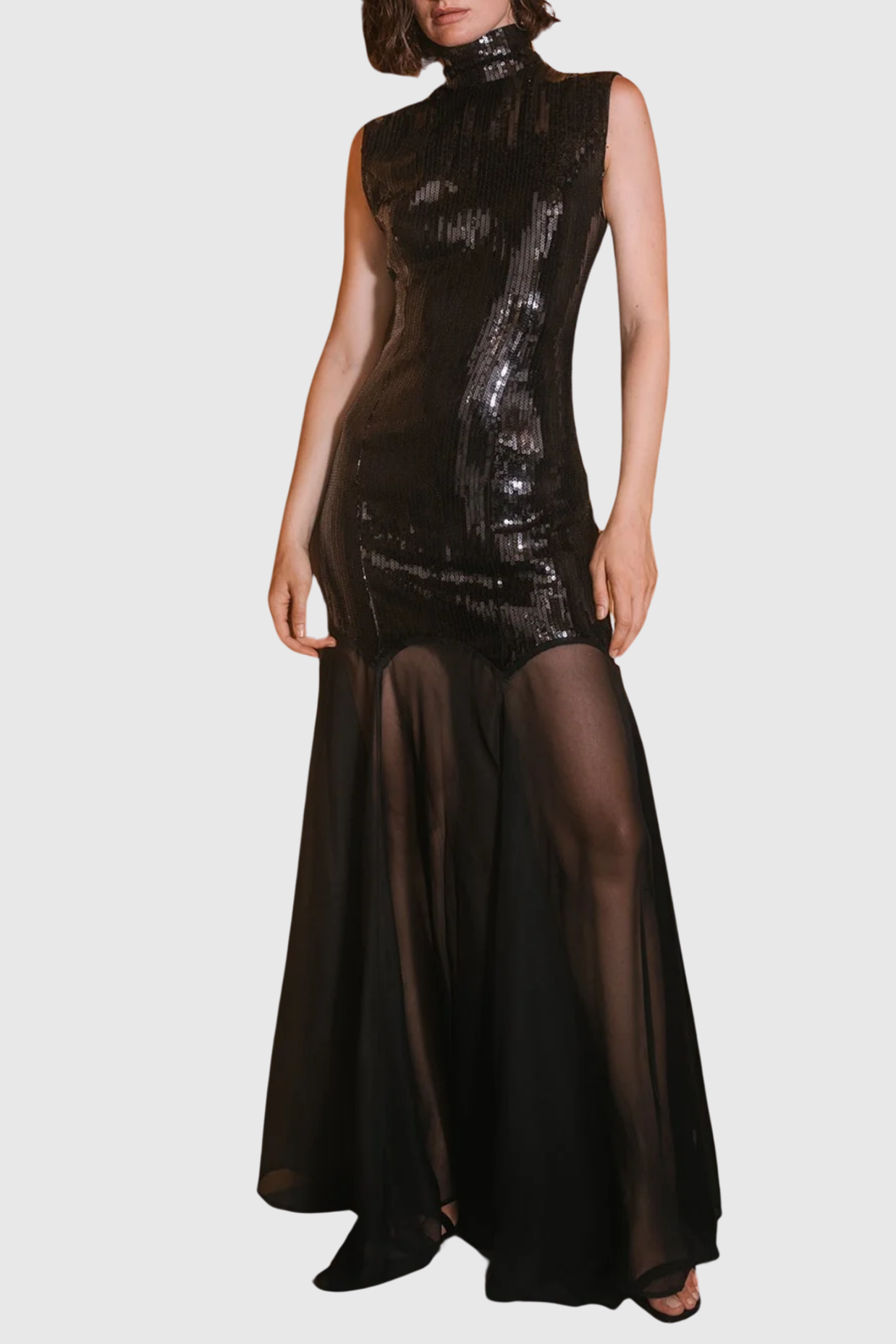 Well Tailored Dress with a Graceful Silhouette