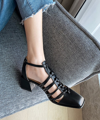 Effortlessly Elegant Sandals with a Timeless Design