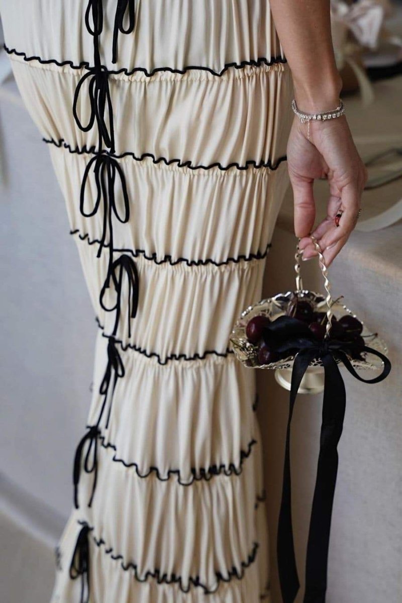 Classic Vintage & Enduringly Stylish Dress
