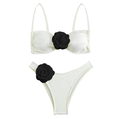 Effortlessly Elegant Bikini with a Timeless Design
