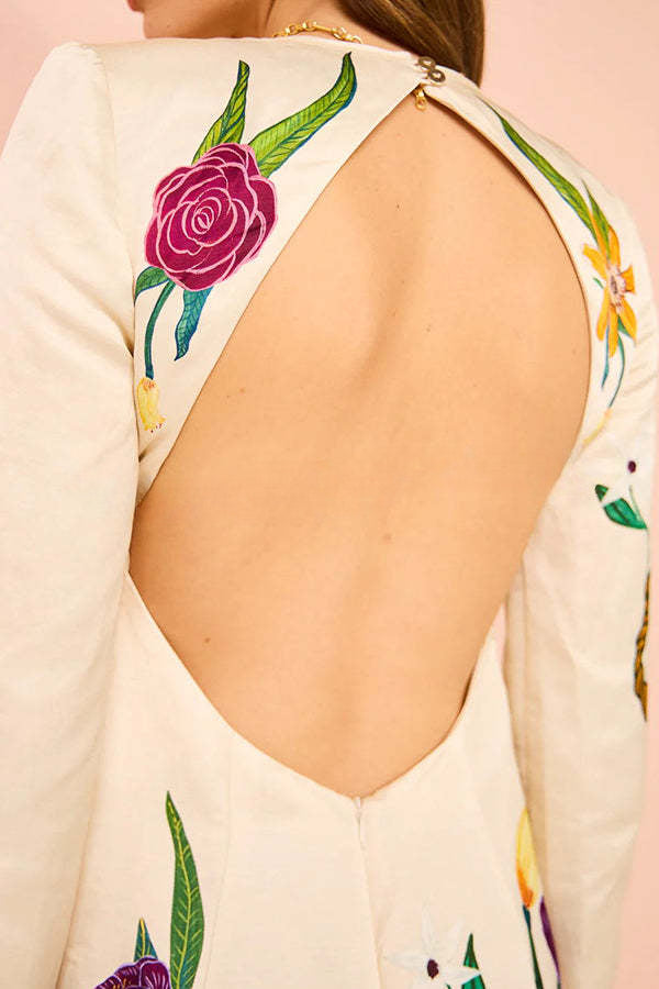 Beautifully Finished Dress in a Timeless Design