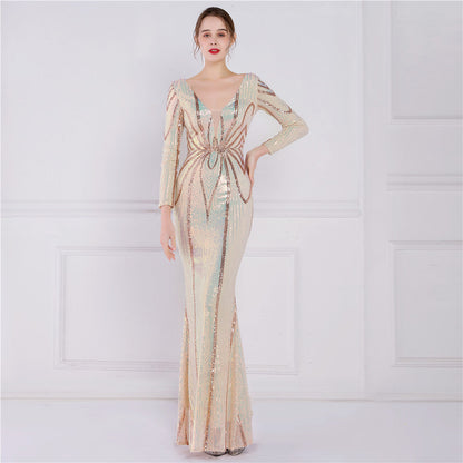 Beautifully Finished Dress in a Timeless Design