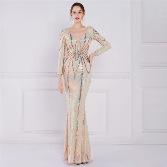 Beautifully Finished Dress in a Timeless Design