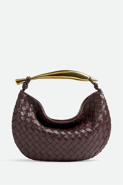 Well Tailored Bag with a Graceful Silhouette