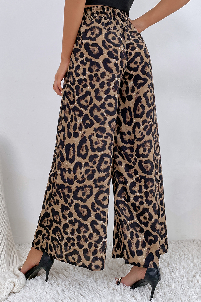 Sophisticated Garment with a Clean Classic Look