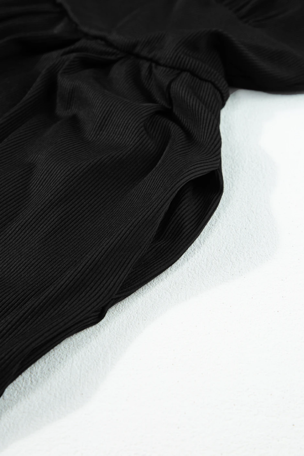 Effortlessly Elegant Garment with a Timeless Design