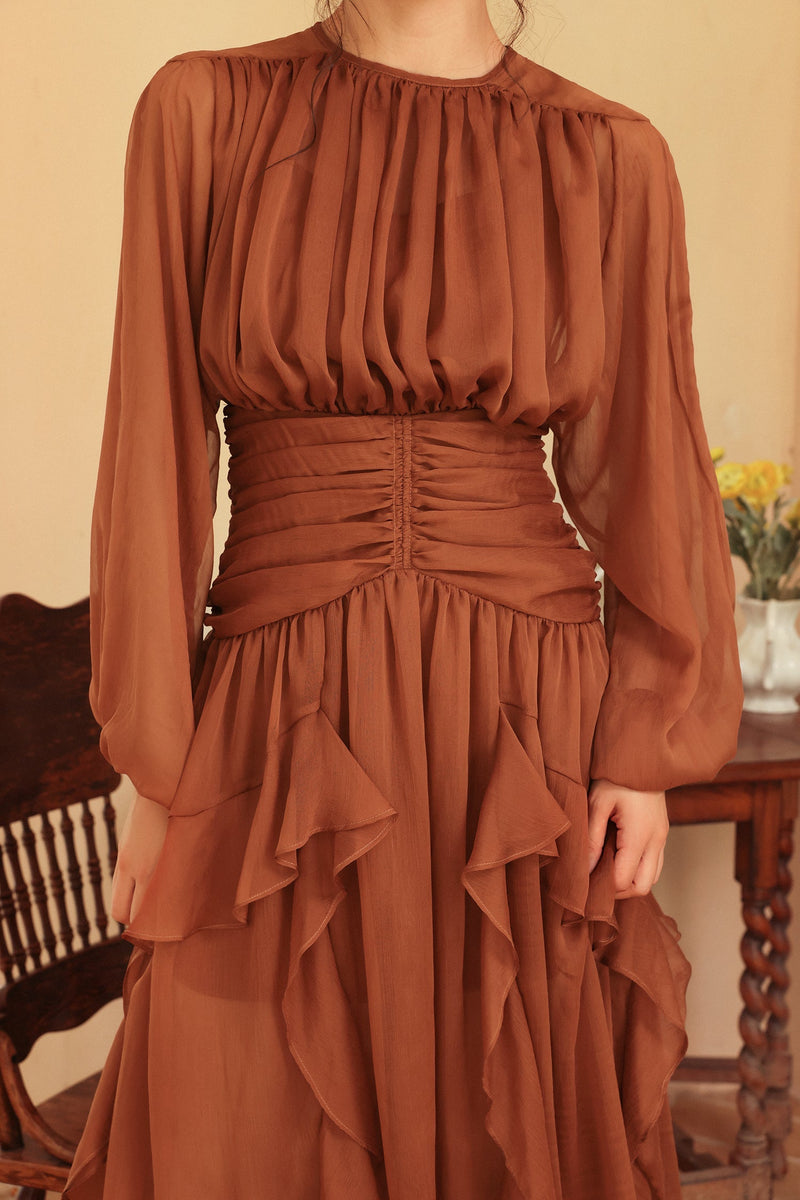 Beautifully Finished Dress in a Timeless Design