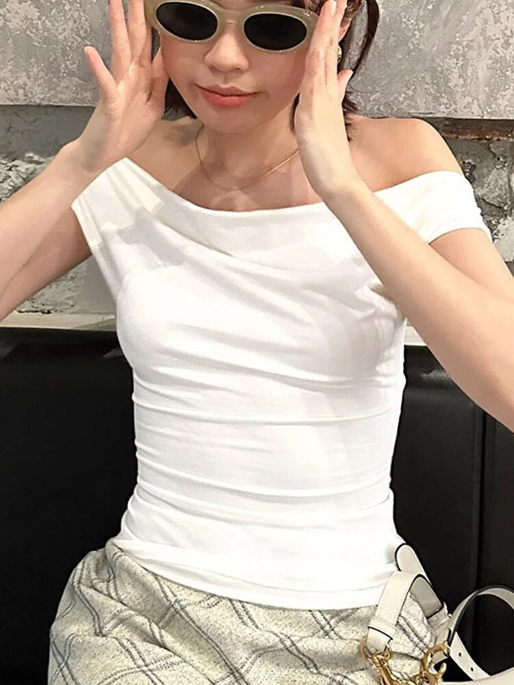 Beautifully Finished Top in a Timeless Design
