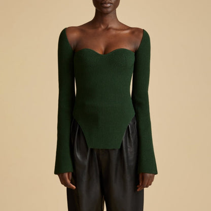 Well Tailored Top with a Graceful Silhouette