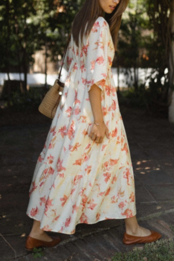 Effortlessly Elegant Dress with a Timeless Design
