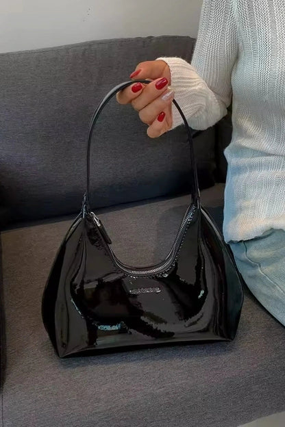 Beautifully Crafted Bag in a Classic Style