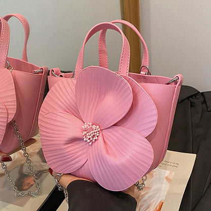 Polished Bag with an Effortless Classic Look
