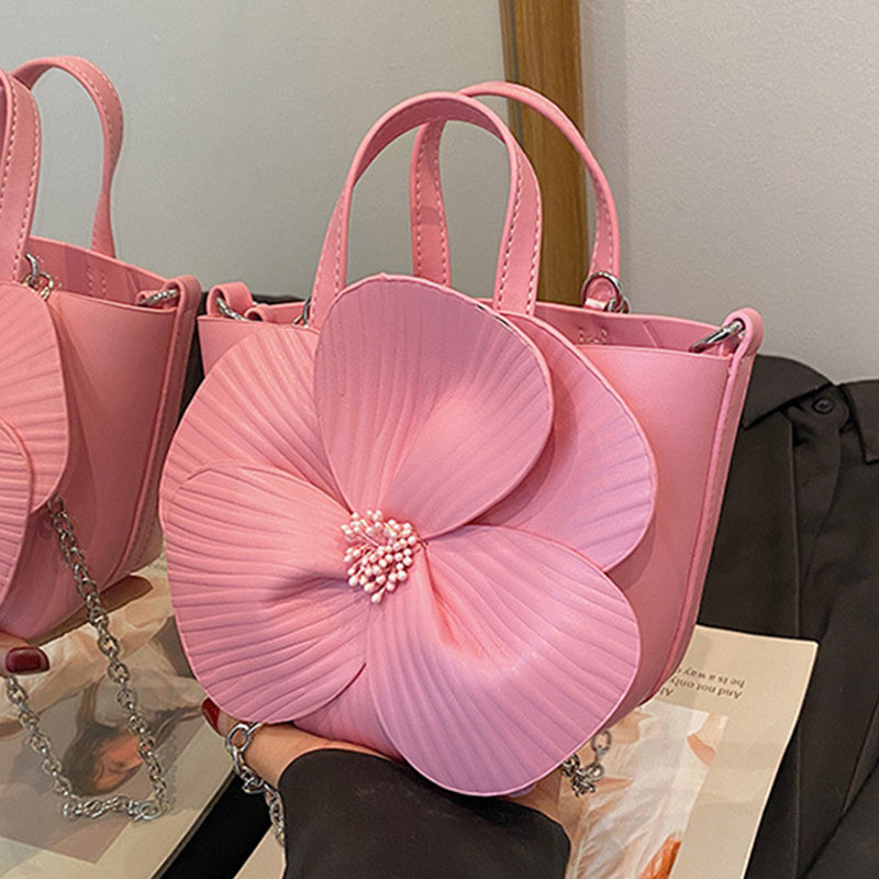 Polished Bag with an Effortless Classic Look