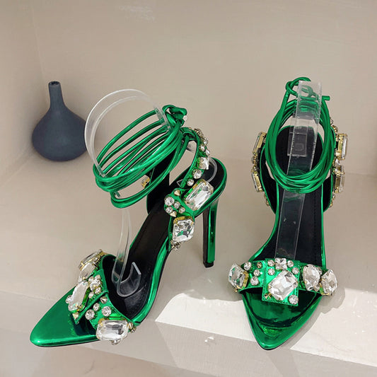 Effortlessly Elegant Heels with a Timeless Design