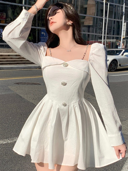 Beautifully Finished Dress in a Timeless Design
