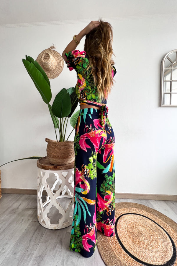 Elegantly Styled Pants for Everyday Wear