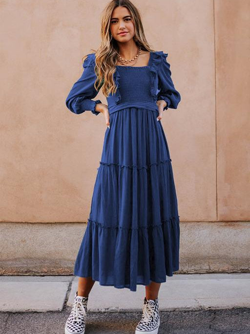 Well Tailored Dress with a Graceful Silhouette