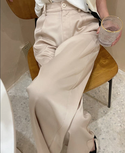 Polished Trousers with an Effortless Classic Look