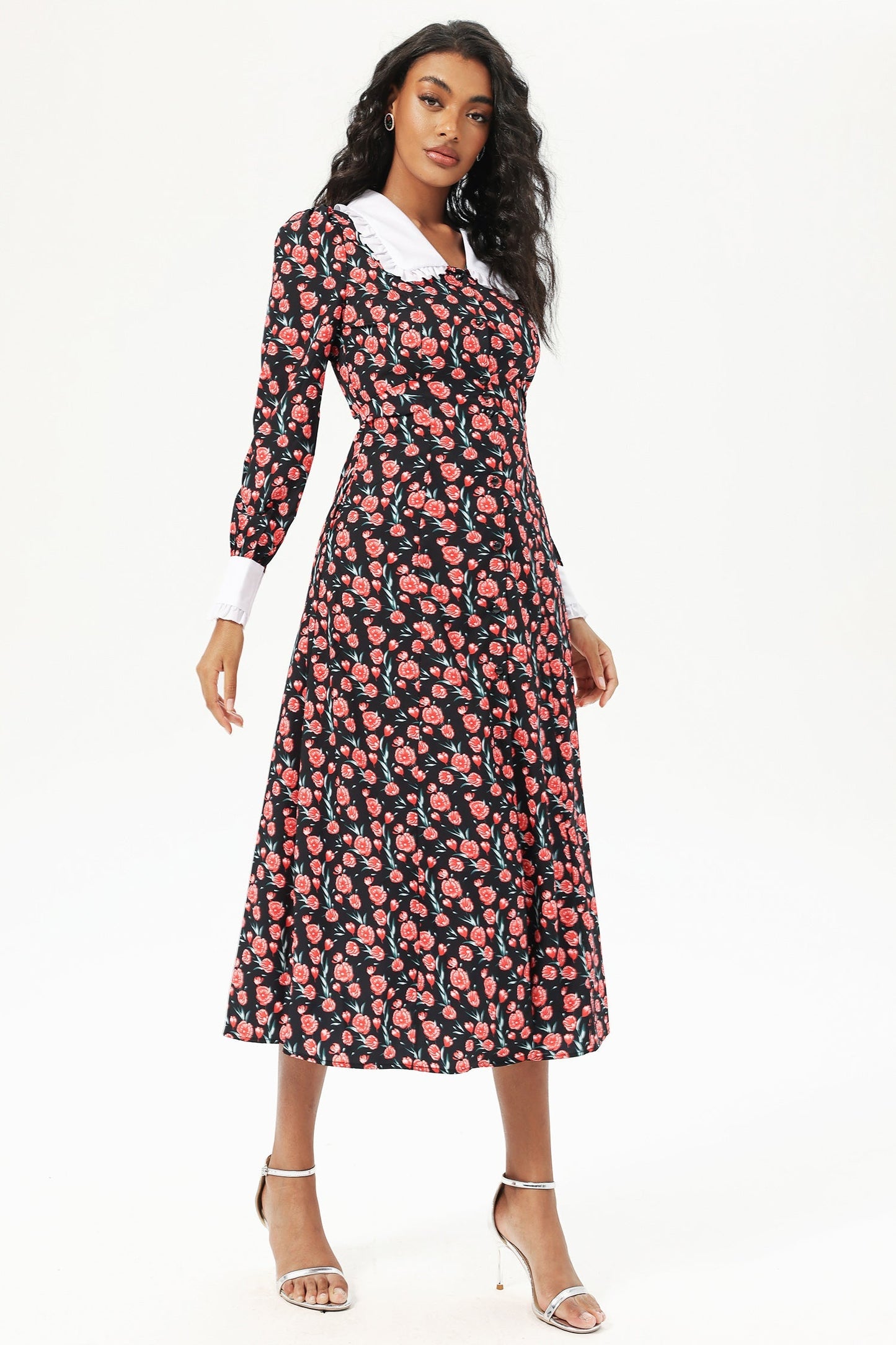 Beautifully Finished Dress in a Timeless Design